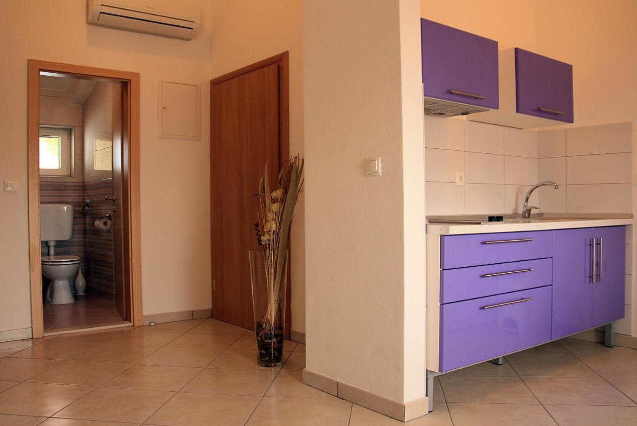 Apartments And Rooms By The Sea Tucepi, Makarska - 6058 Екстер'єр фото